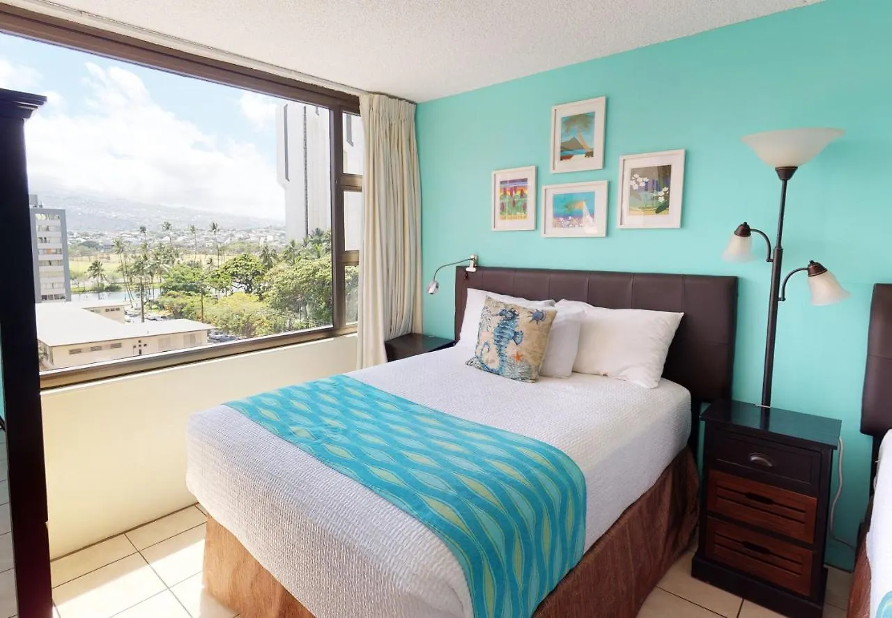 Deluxe Studio Condos Near Waikiki Beach - Free Parking & Outdoor Pool Honolulu Apartmán