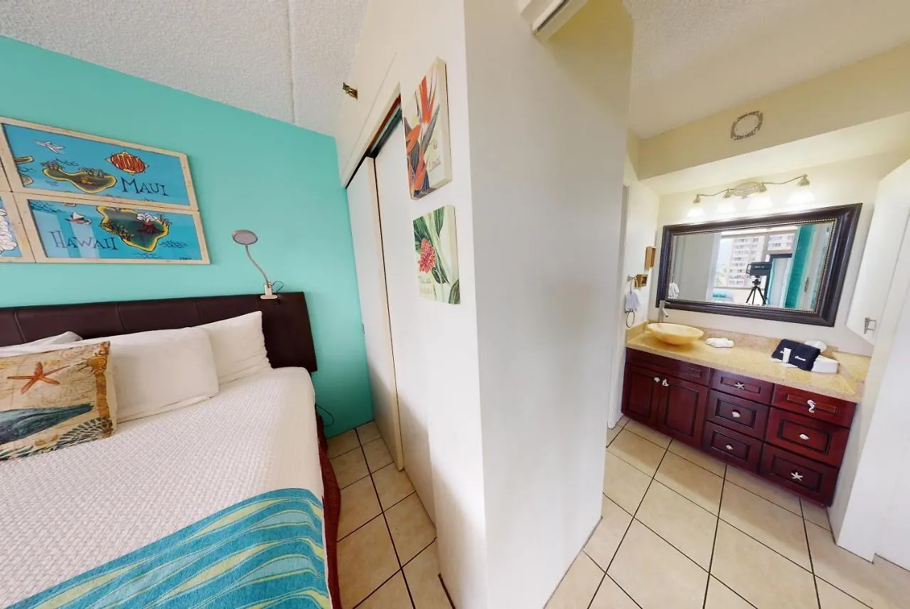 Deluxe Studio Condos Near Waikiki Beach - Free Parking & Outdoor Pool Honolulu Apartmán