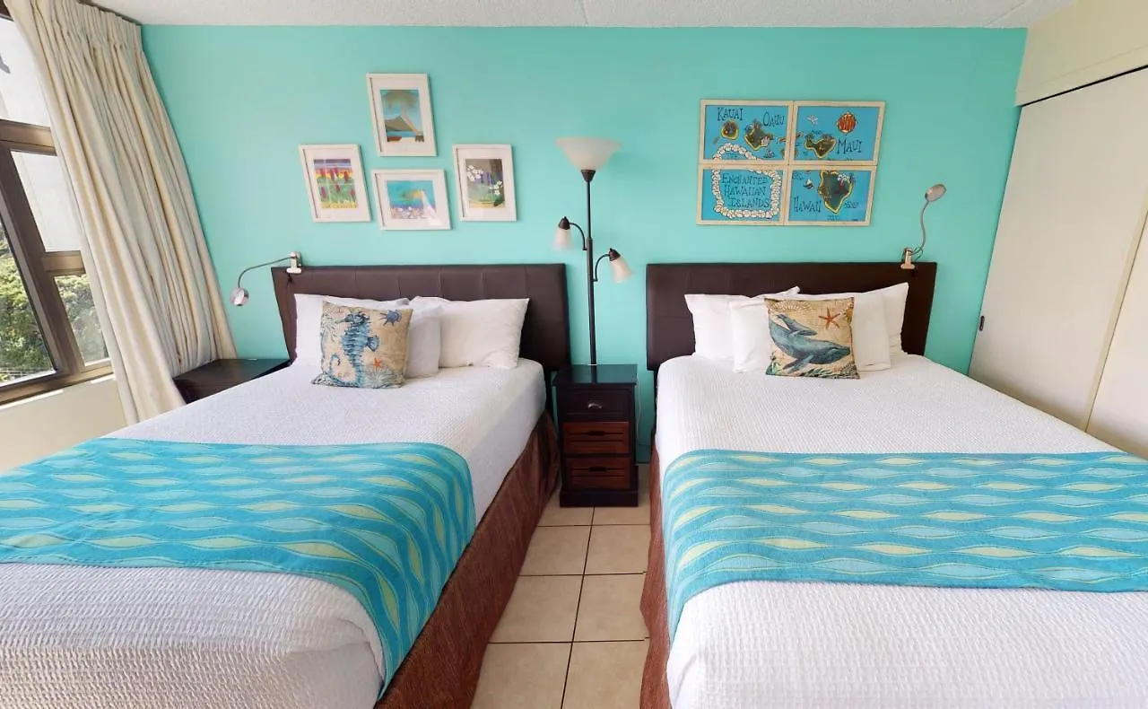 Deluxe Studio Condos Near Waikiki Beach - Free Parking & Outdoor Pool Honolulu