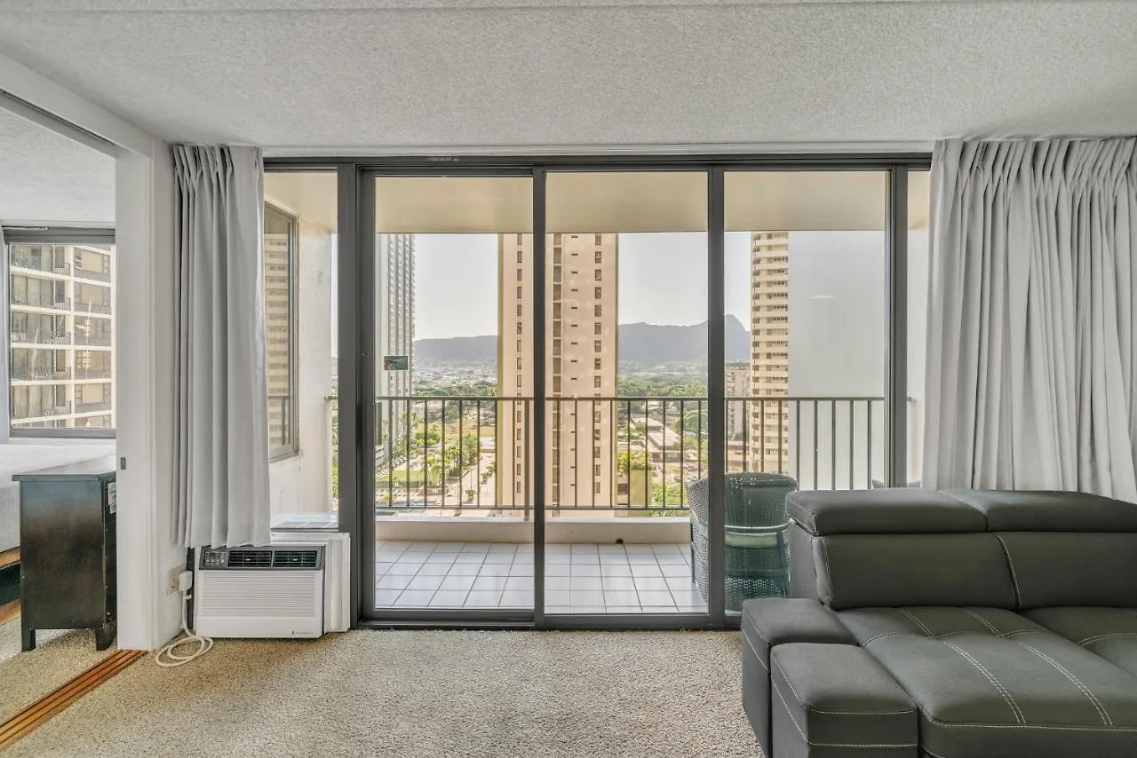 Deluxe Studio Condos Near Waikiki Beach - Free Parking & Outdoor Pool Honolulu Apartmán