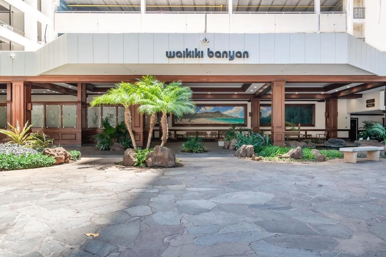 Deluxe Studio Condos Near Waikiki Beach - Free Parking & Outdoor Pool Honolulu