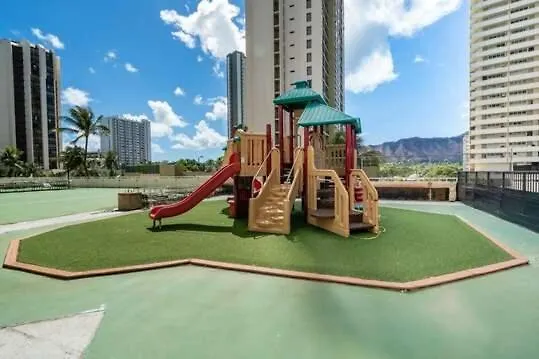 Deluxe Studio Condos Near Waikiki Beach - Free Parking & Outdoor Pool Honolulu
