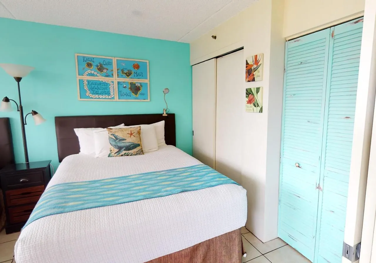 Deluxe Studio Condos Near Waikiki Beach - Free Parking & Outdoor Pool Honolulu 0*,  USA
