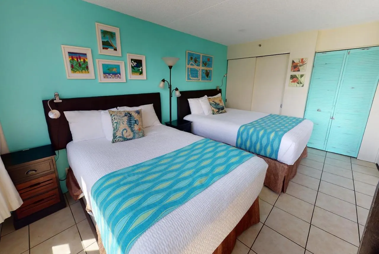Deluxe Studio Condos Near Waikiki Beach - Free Parking & Outdoor Pool Honolulu