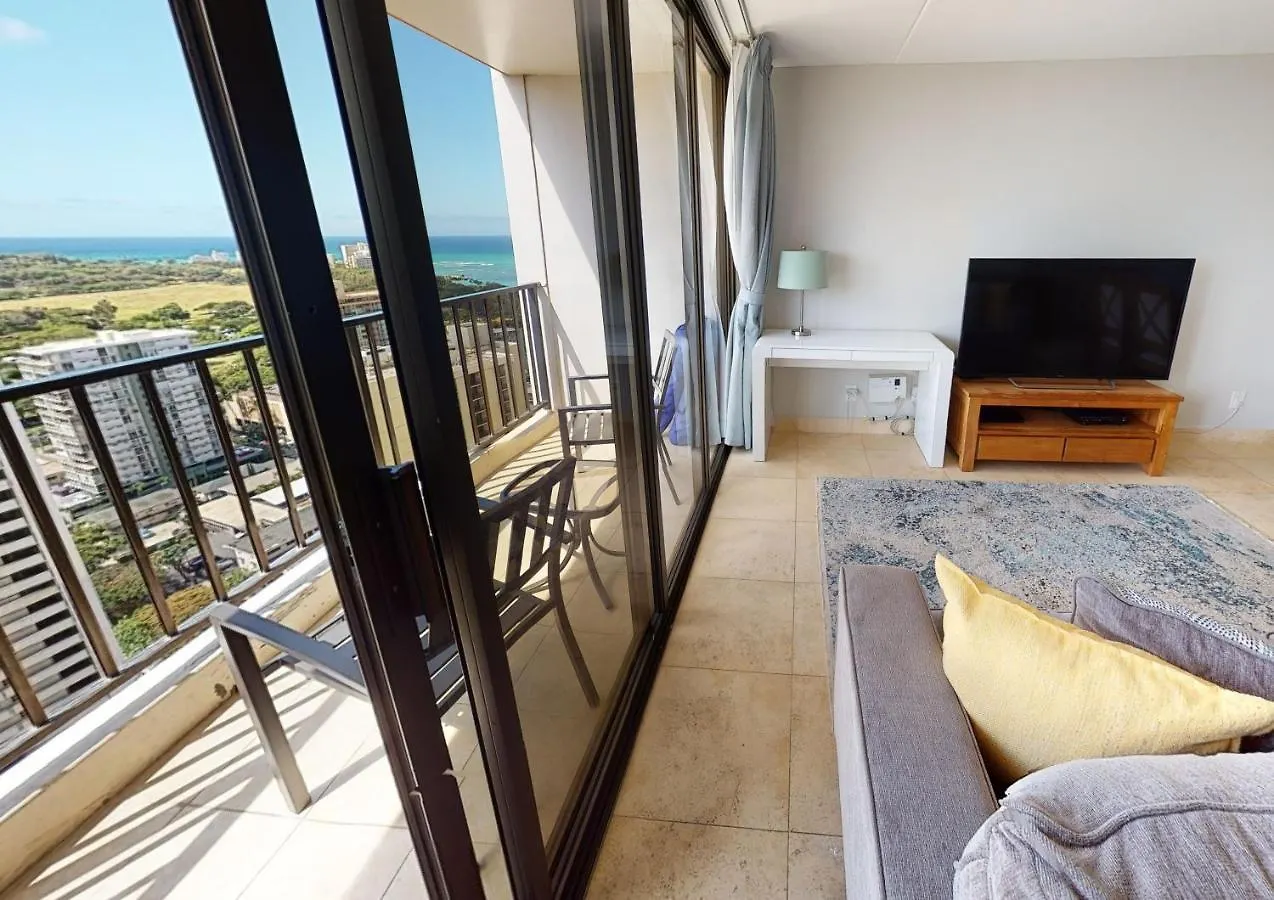 Deluxe Studio Condos Near Waikiki Beach - Free Parking & Outdoor Pool Honolulu Apartmán