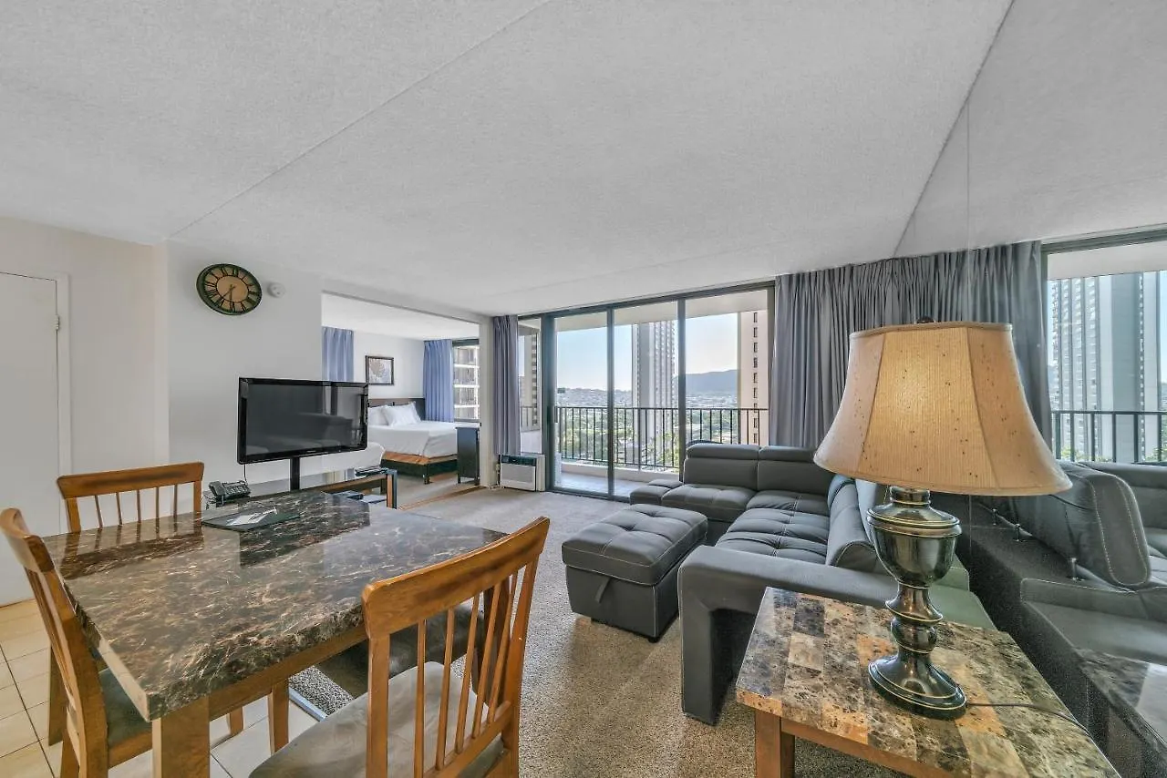 Deluxe Studio Condos Near Waikiki Beach - Free Parking & Outdoor Pool Honolulu USA