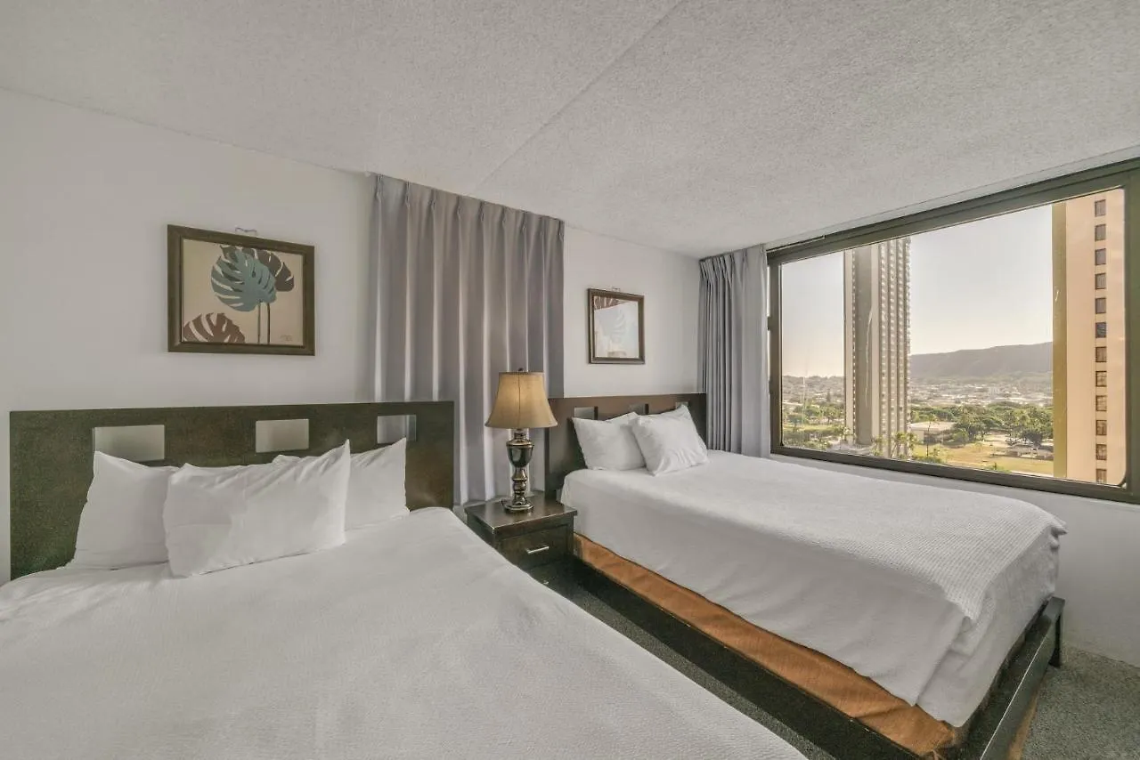 Deluxe Studio Condos Near Waikiki Beach - Free Parking & Outdoor Pool Honolulu USA